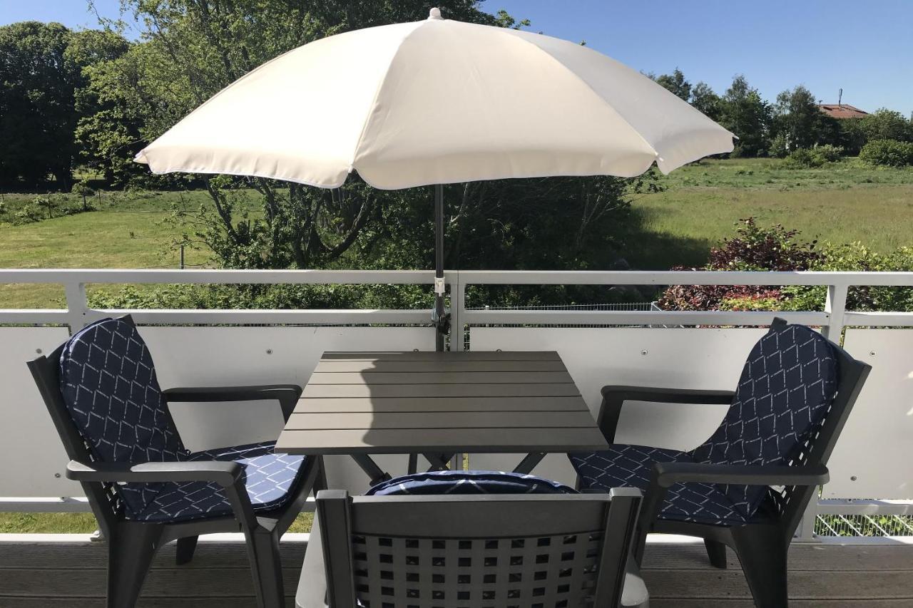 Ferienwohnung In Ruhiger Lage Und Mit Balkon - Ferienhaus Solamar Fewo Og Бреґе Екстер'єр фото